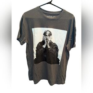 Tupac 2PAC Amaru Entertainment Band T-Shirt M Gray Hip Hop Rap Official Merch